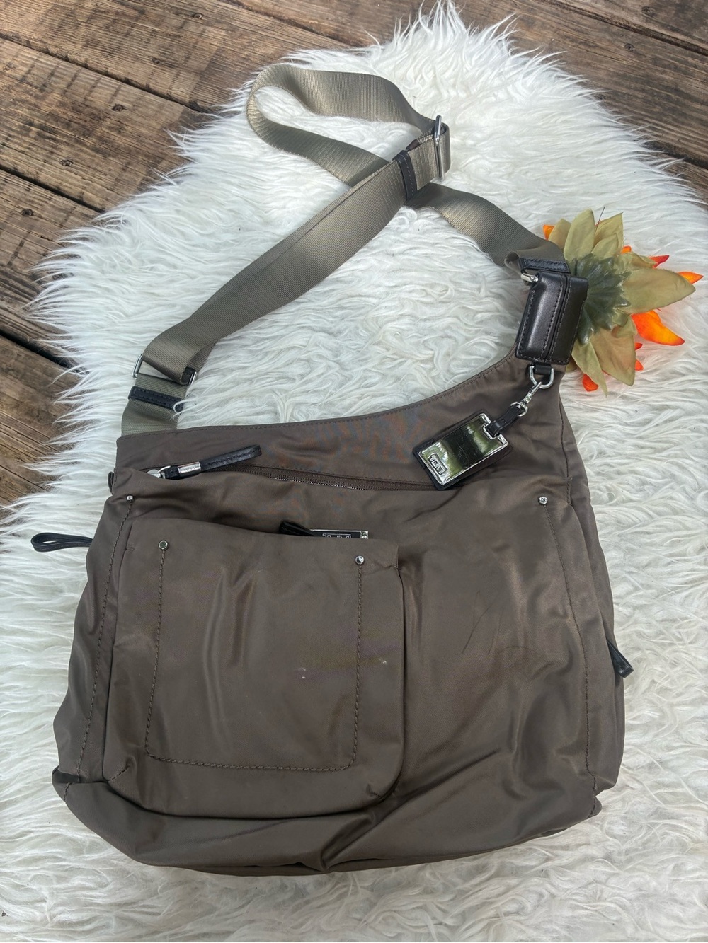 TUMI Crossbody Shoulder Bag in Brown - Casual Everyday Carry UNISEX
